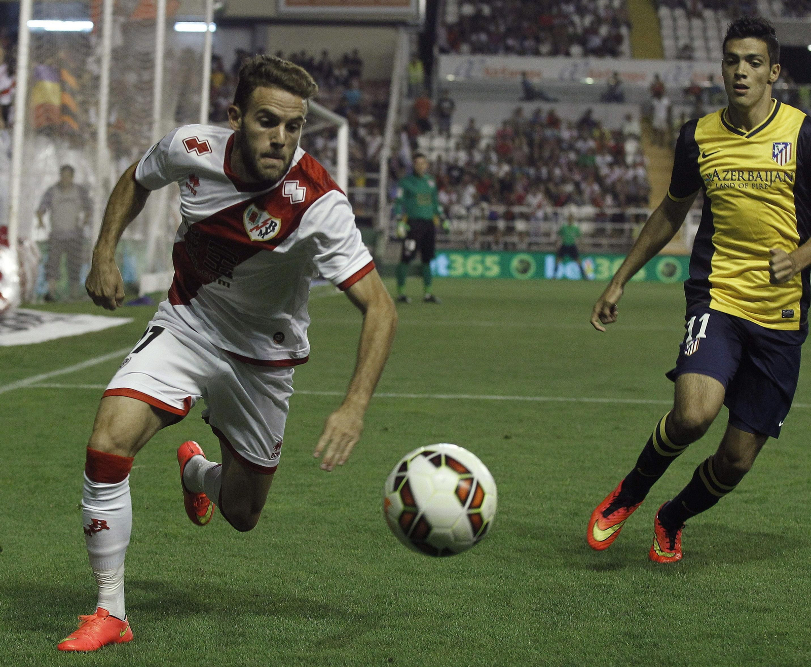 Quini, durante uno de sus encuentros con la camiseta del Rayo Vallecano.