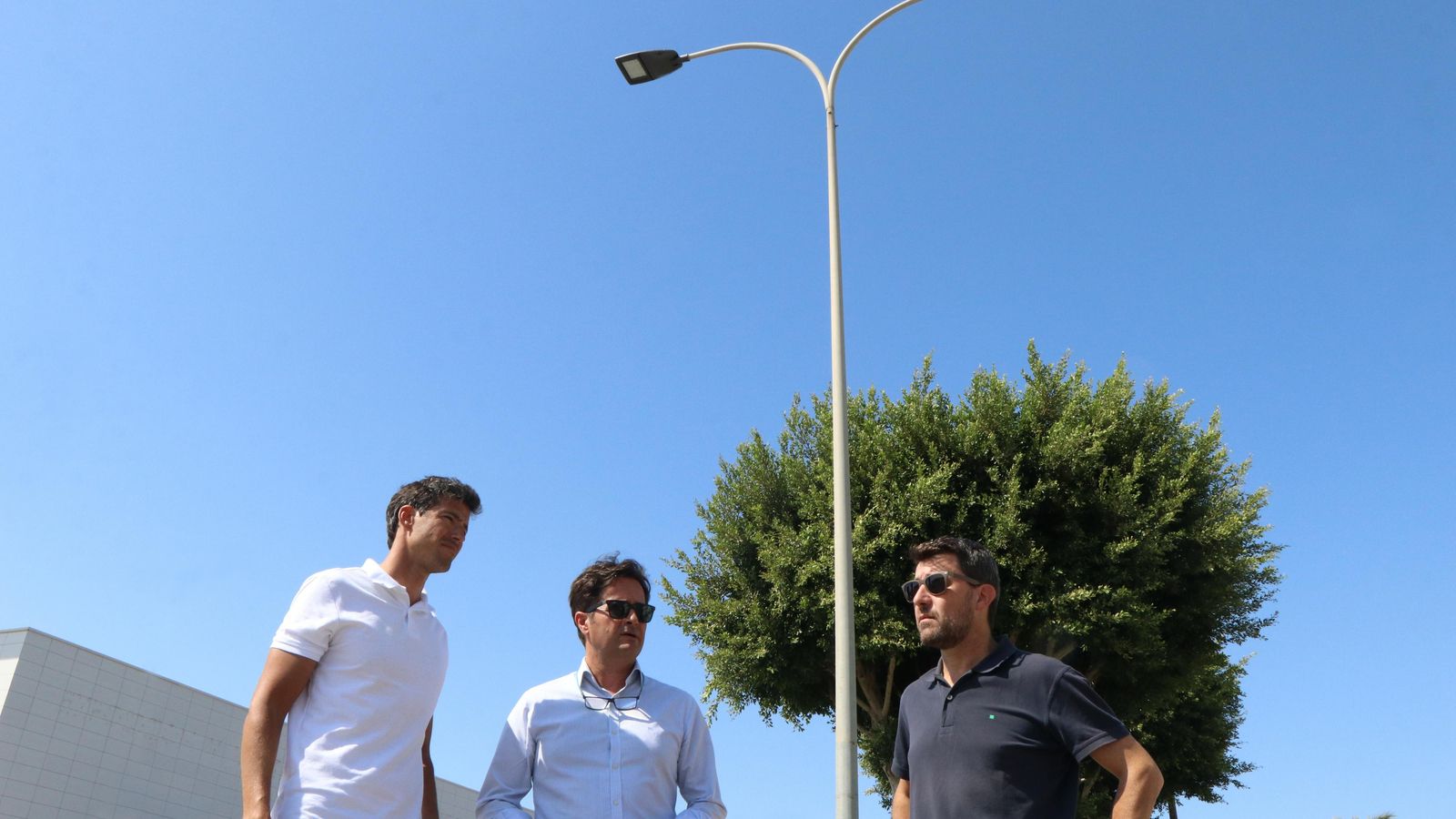 El alcalde, Francisco Góngora, junto al edil Alberto González.