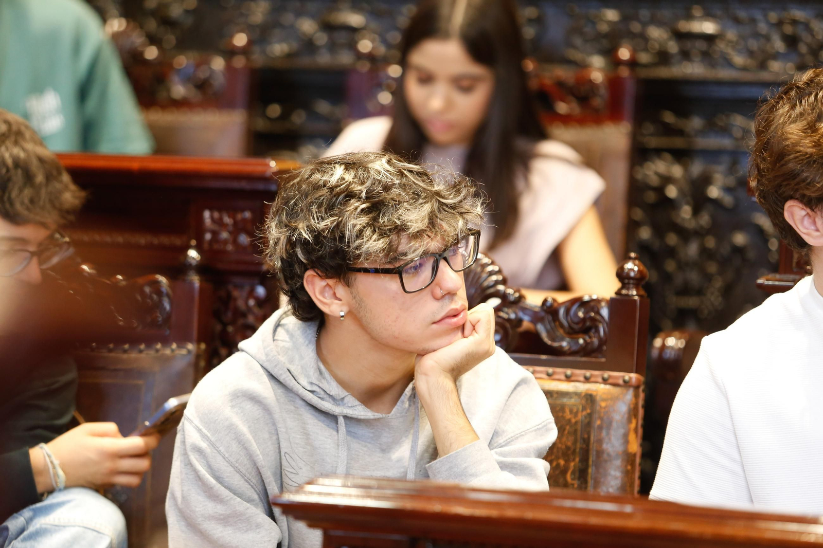 Fotos de la mesa redonda sobre economía azul y sostenibilidad, de las Cátedras Telefónica y la UCA