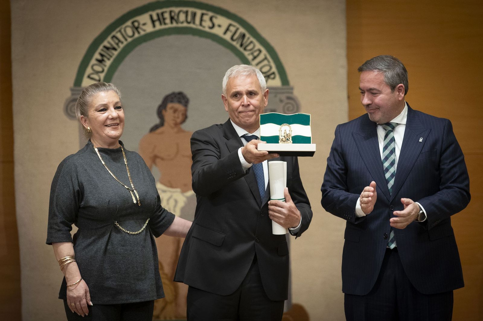 Así ha sido el acto de las banderas de Andalucía celebrado en Granada