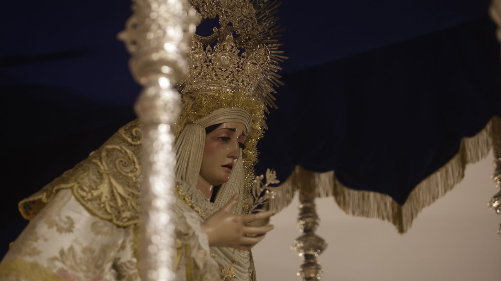 Preparativos en las iglesias de Algeciras para la Magna Mariana, en imágenes