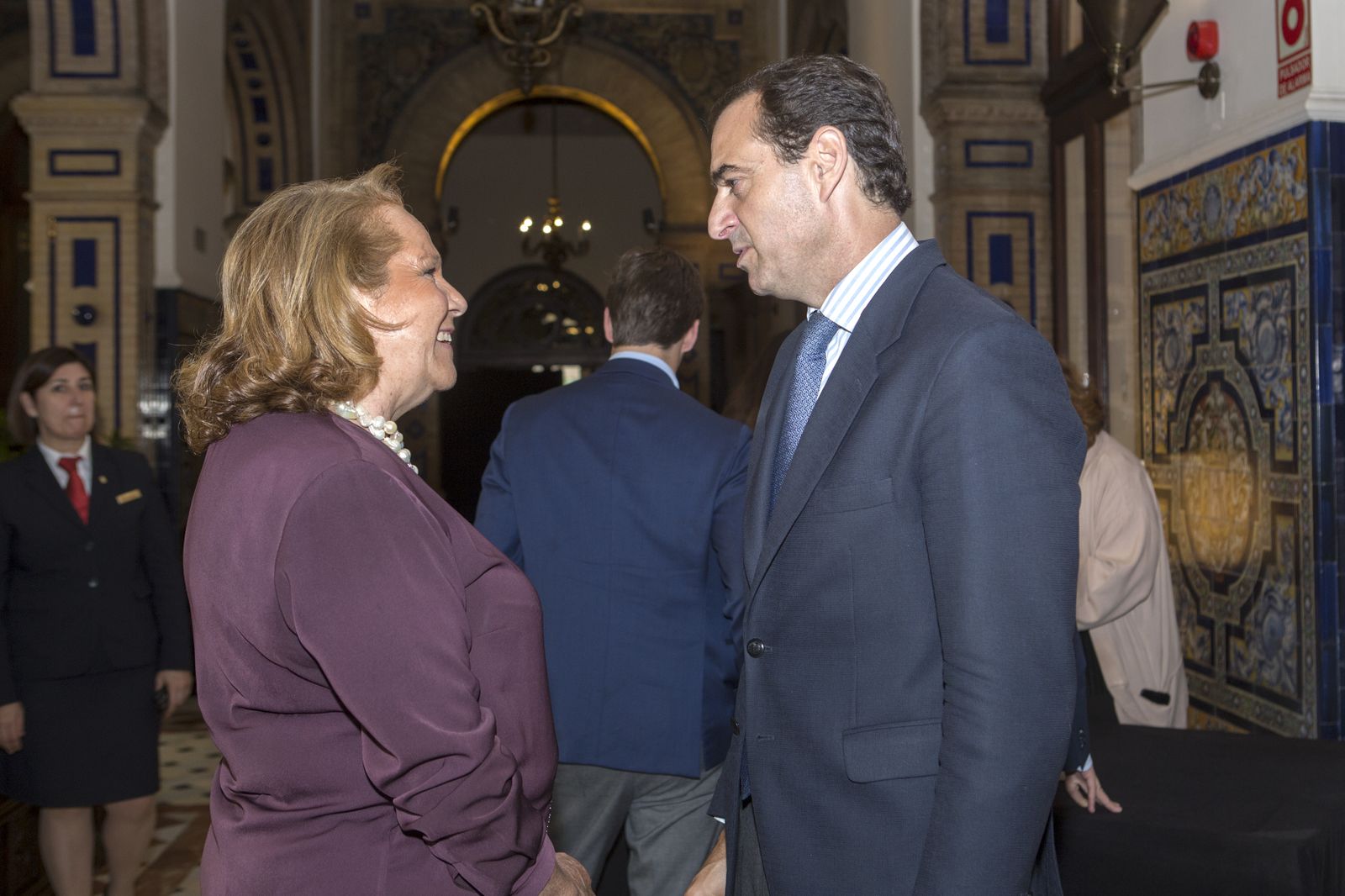 Las imágenes de la entrega de la Beca Manuel Olivencia