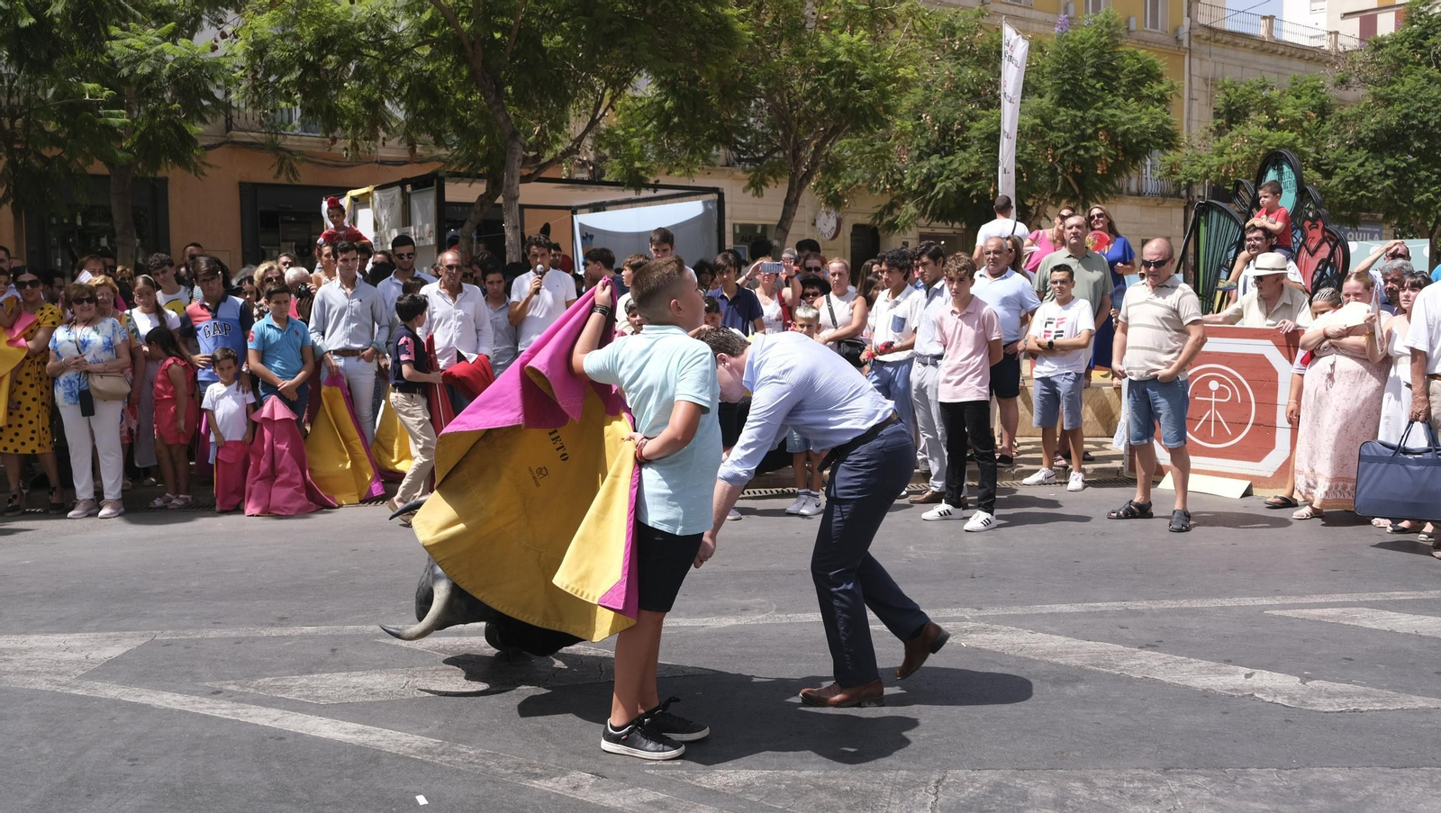 Exhibición de toreo de salón de la Escuela Taurina de Almería, en imágenes