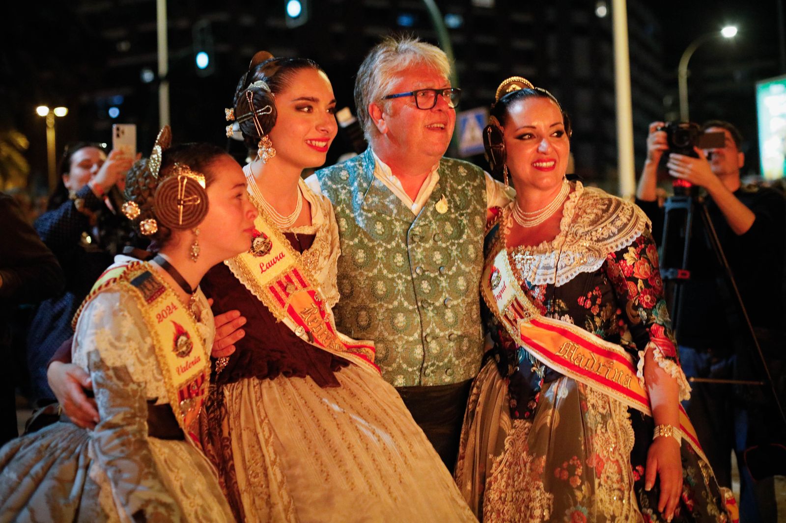 La cremá de las fallas cierra el ‘Fallers pel Món’ en imágenes