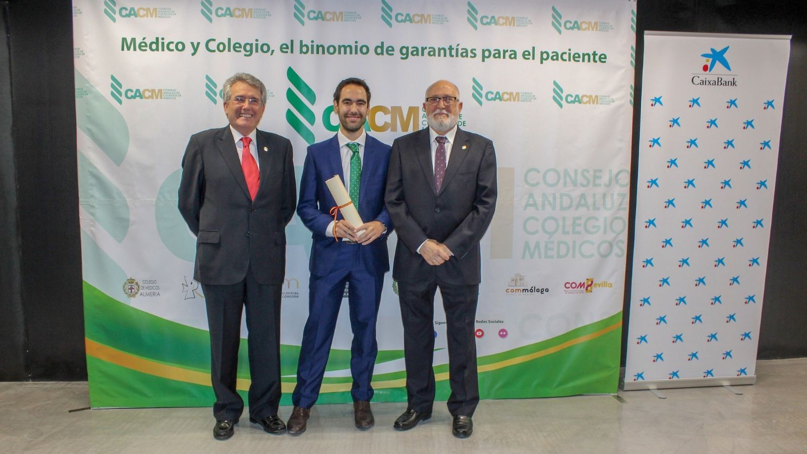 Con el presidente del Colegio de Médicos de Jaén y el presidente del Consejo Andaluz de Colegios de Médicos.