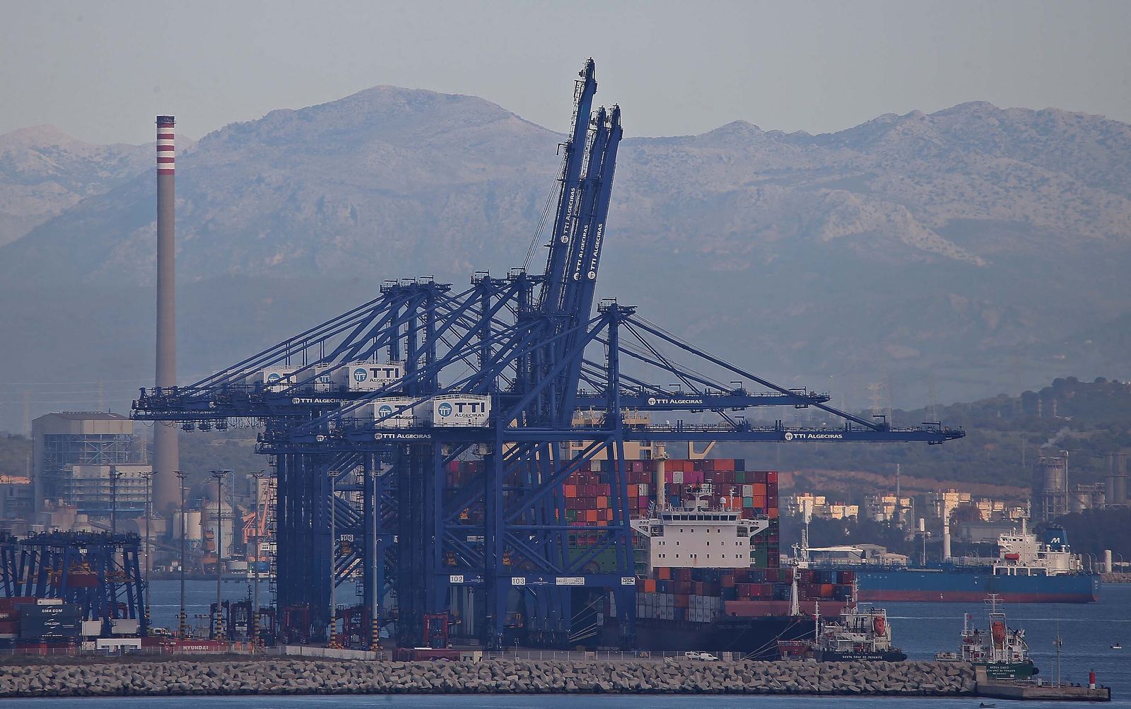 El puerto de Algeciras marca un récord de 200 escalas de megabuques en 2023