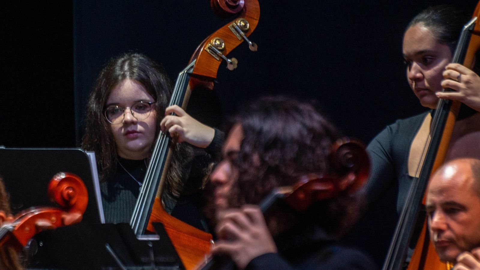El concierto de la joven orquesta sinfónica de La Línea, en imágenes