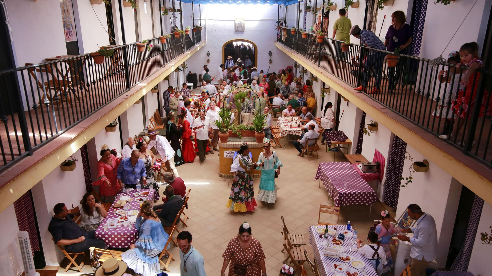 Imágenes de pasadas romerías de la Hdad de Jerez al Rocío