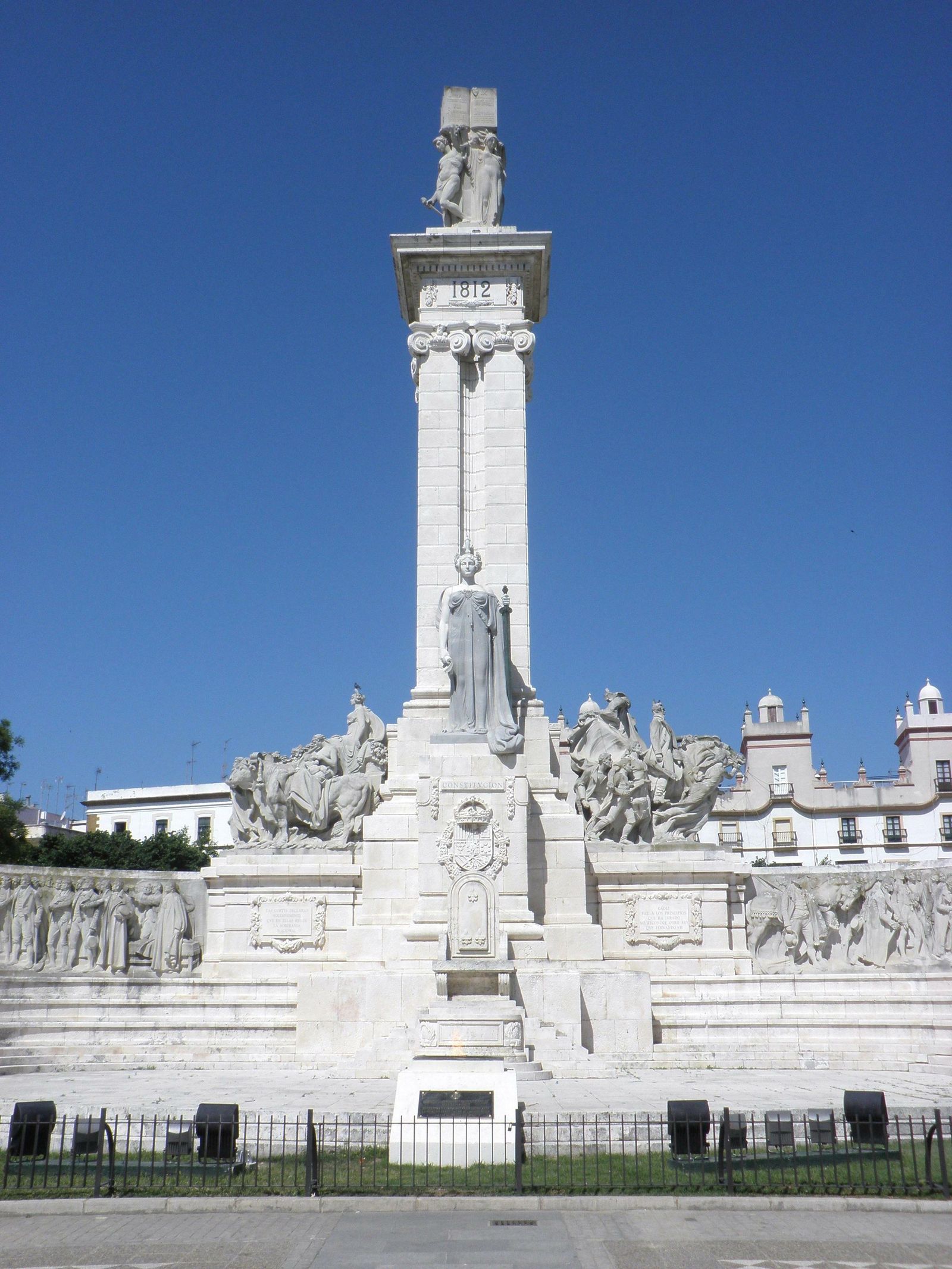 Una imagen de parte del Monumento a las Cortes de Cádiz.