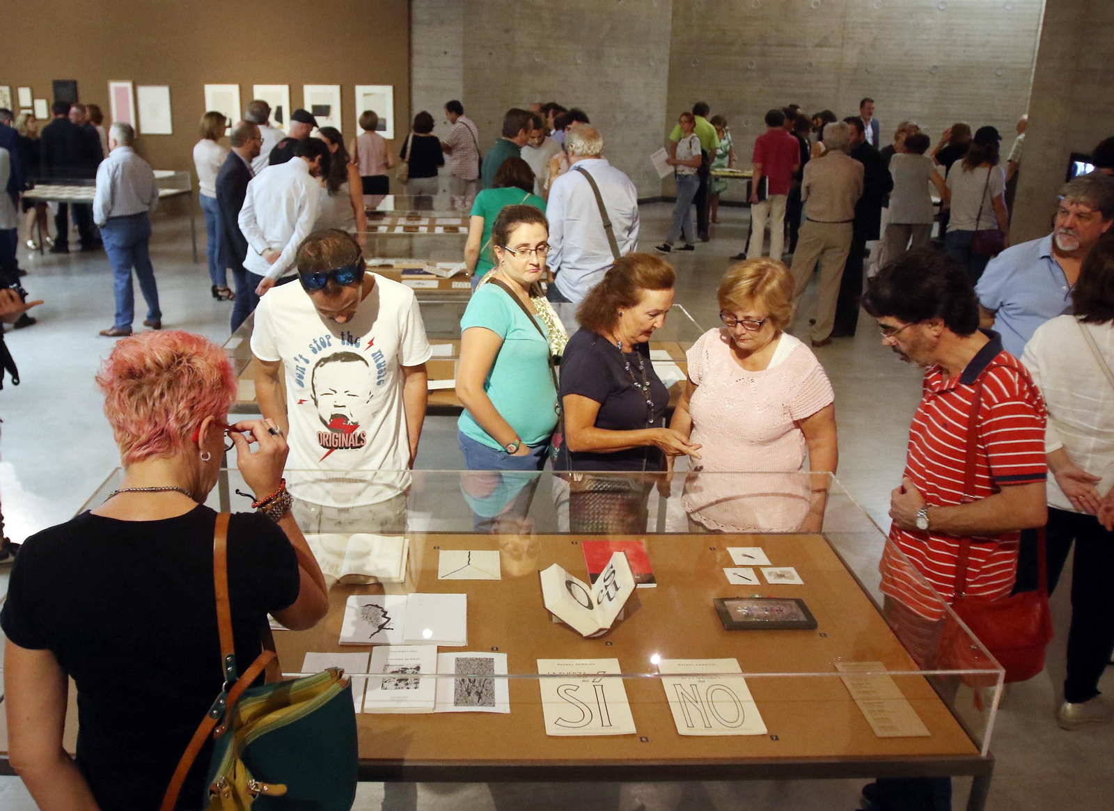 Exposición 'Constelaciones, poesía visual y experimental en España'.