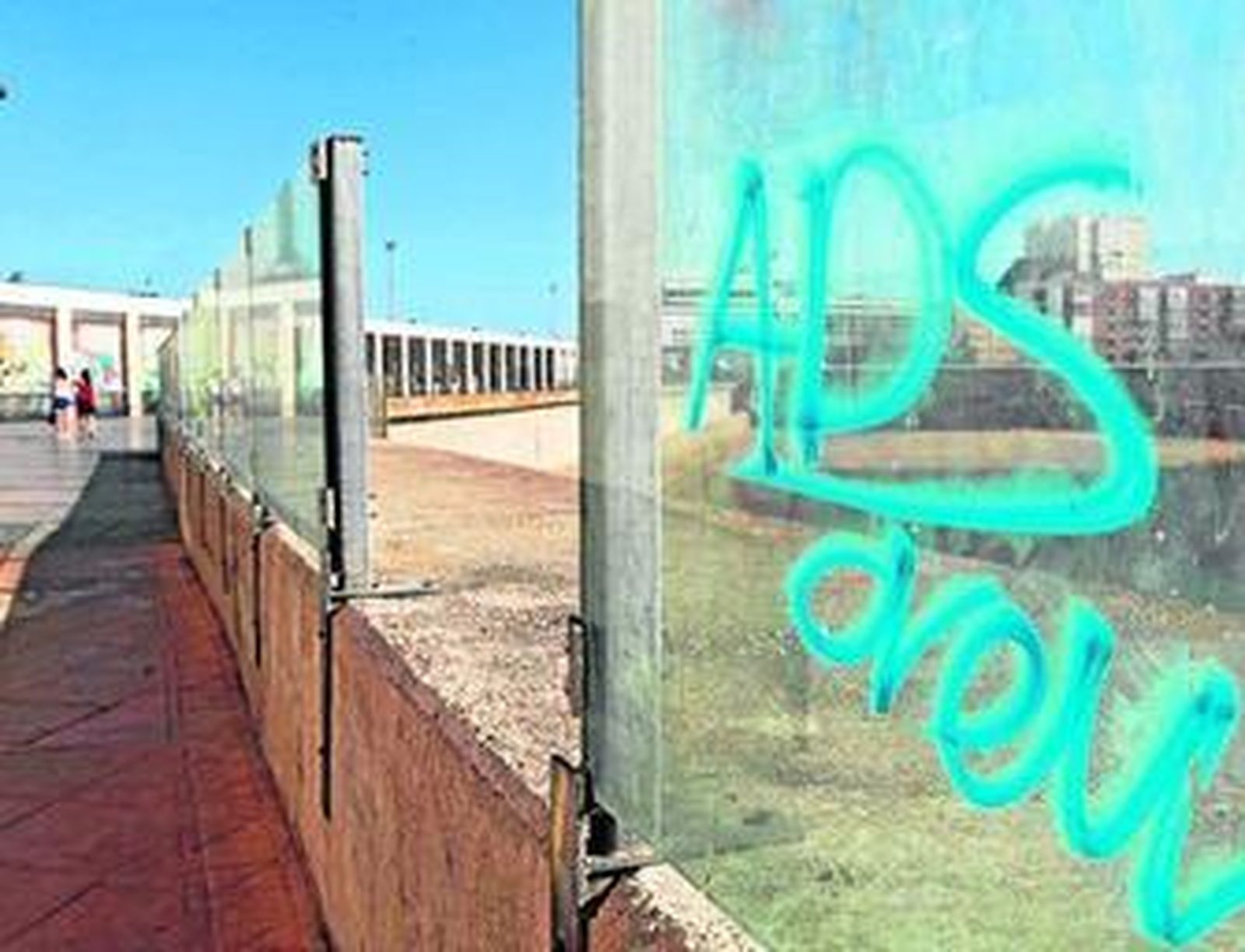 Una de las innumerables pintadas que se reproducen por la ciudad, en este caso en La Punta.