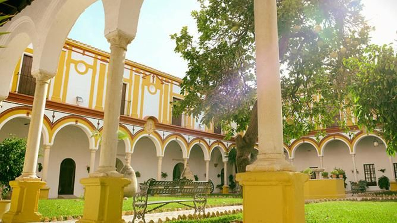 Vista interior del monasterio de la Consolación de Utrera.