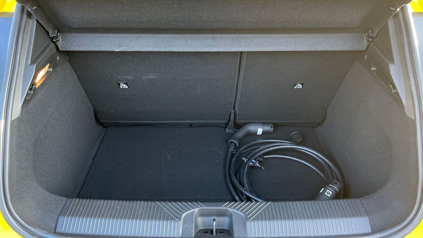 Correcto por volumen o forma, este maletero ganaría con un acceso más cómodo si se rebajase la altura del plano de carga.