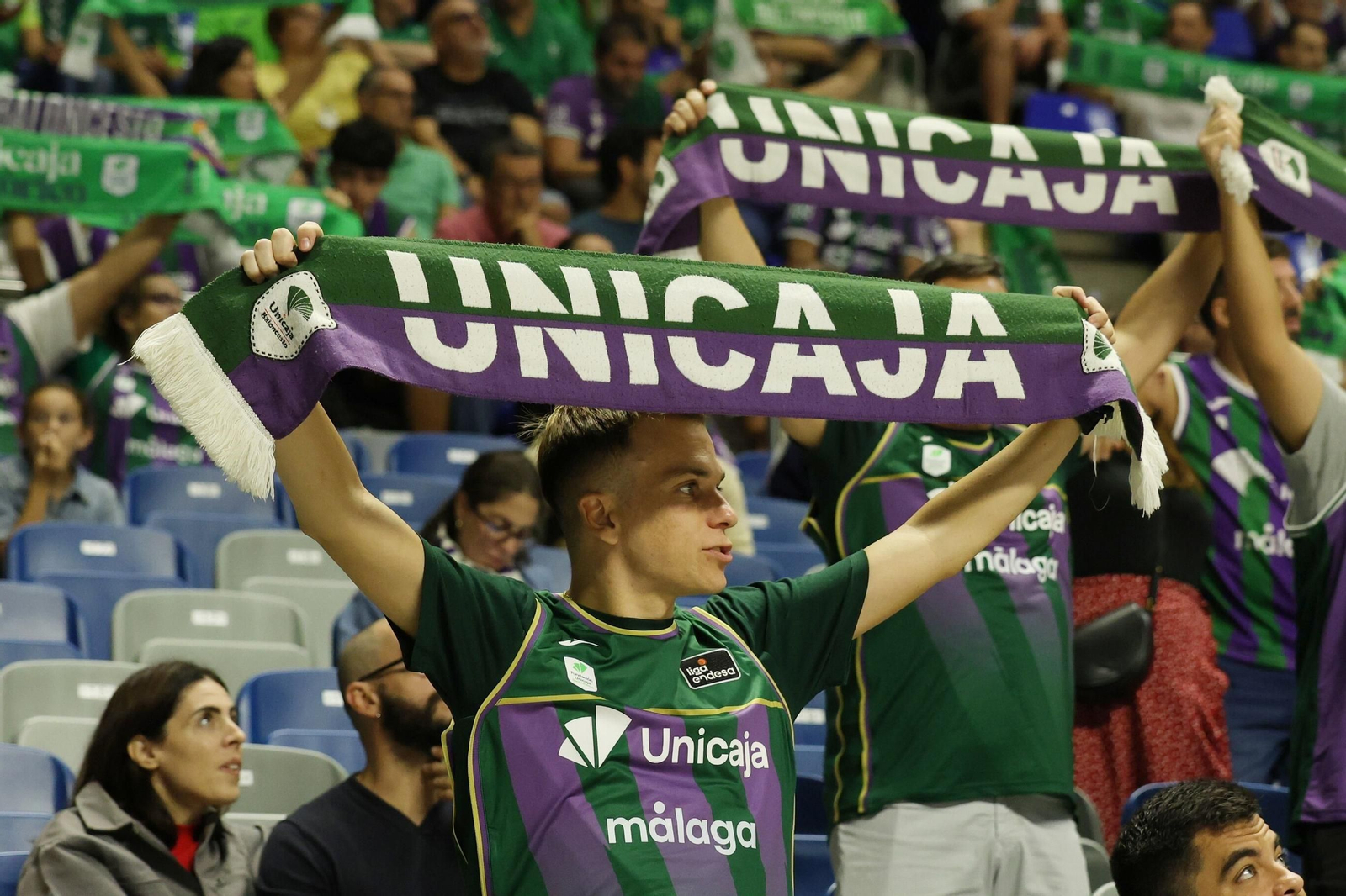 Búscate en las gradas del Carpena en el Unicaja-Mersin