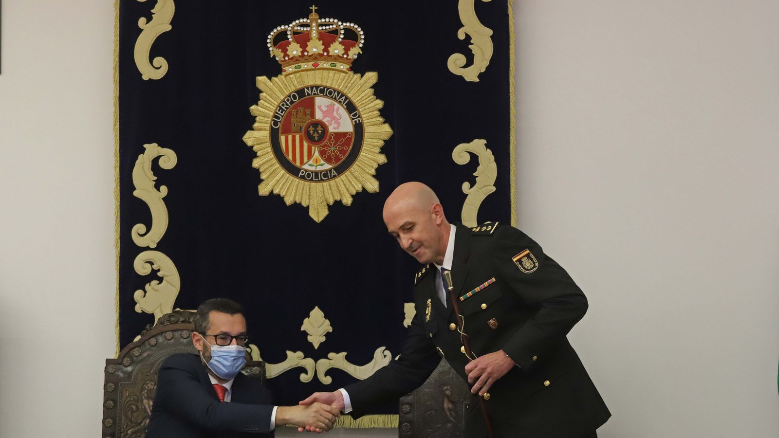 Fotos de la jura de cargo del nuevo comisario de la Policía Nacional en La Línea