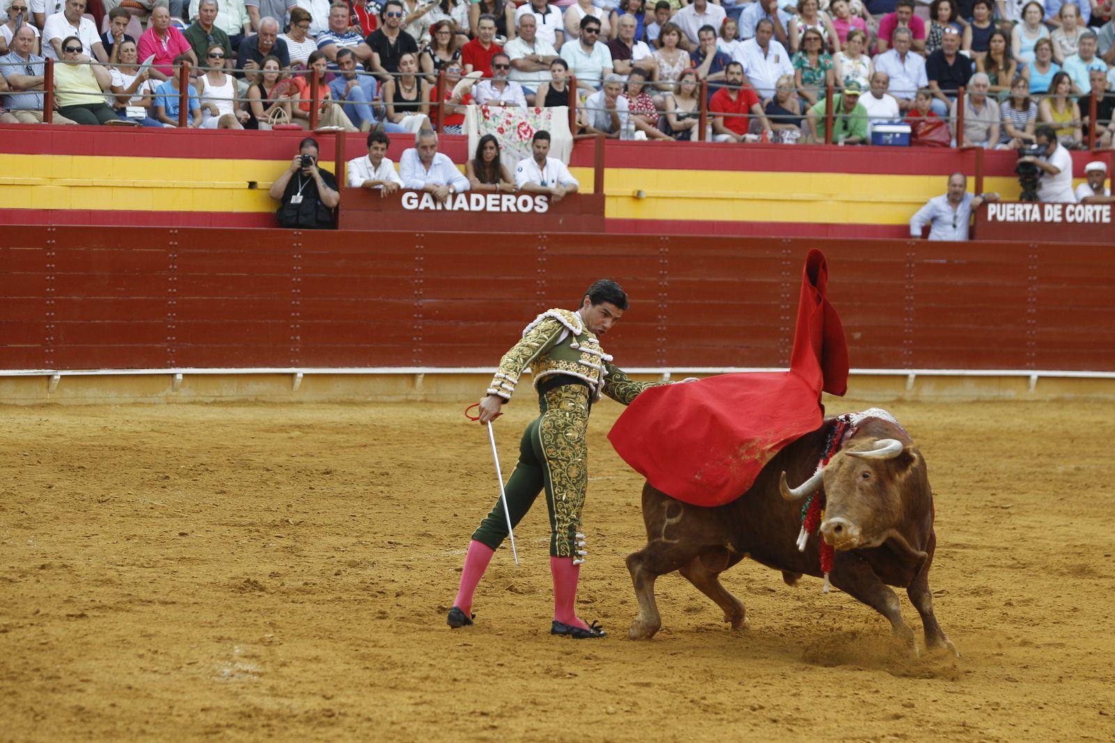 Fotogalería corrida toros Feria Santa Ana-Roquetas de Mar-El Juli-Perera-Aguado