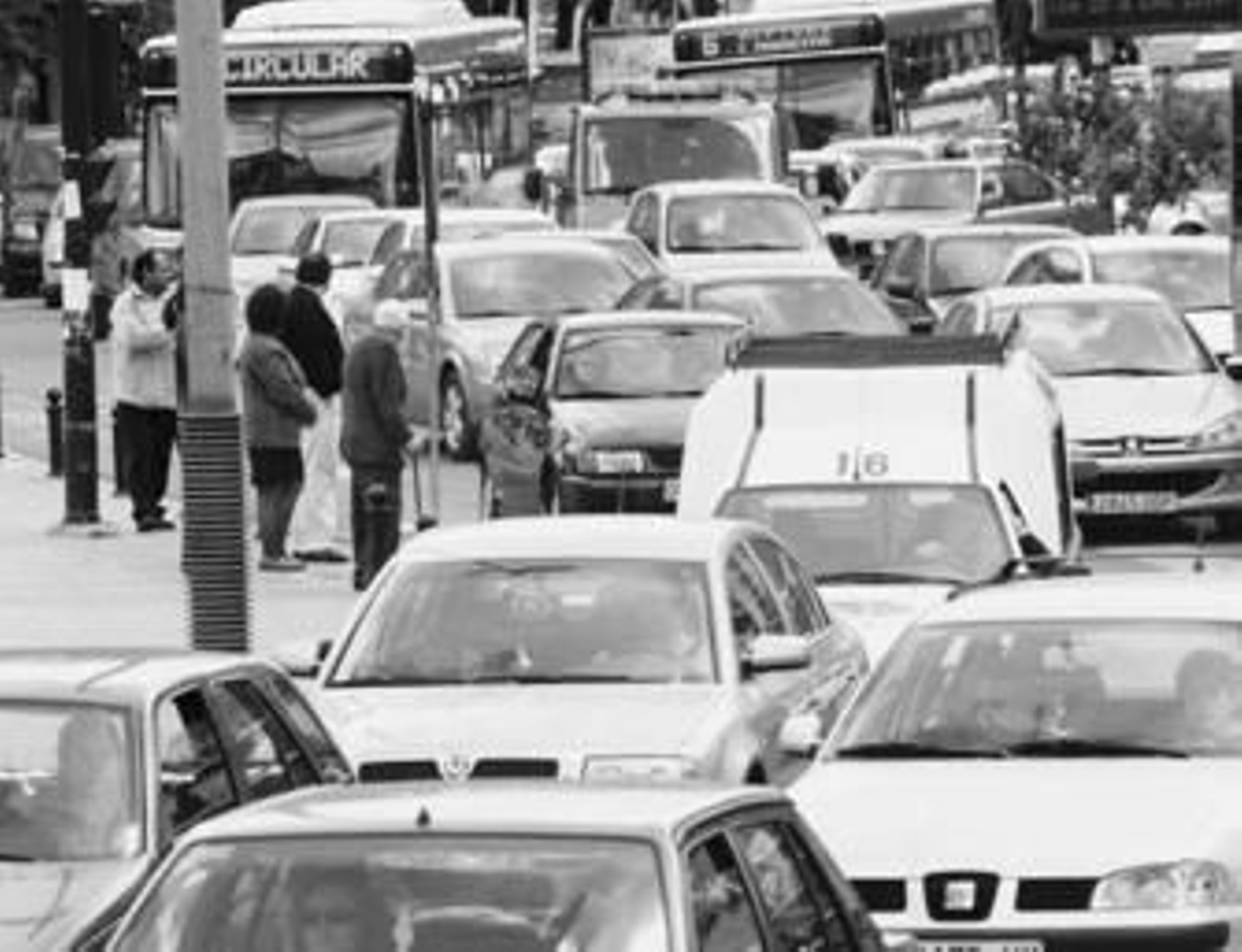 El tráfico es la principal fuente de ruido en la ciudad.