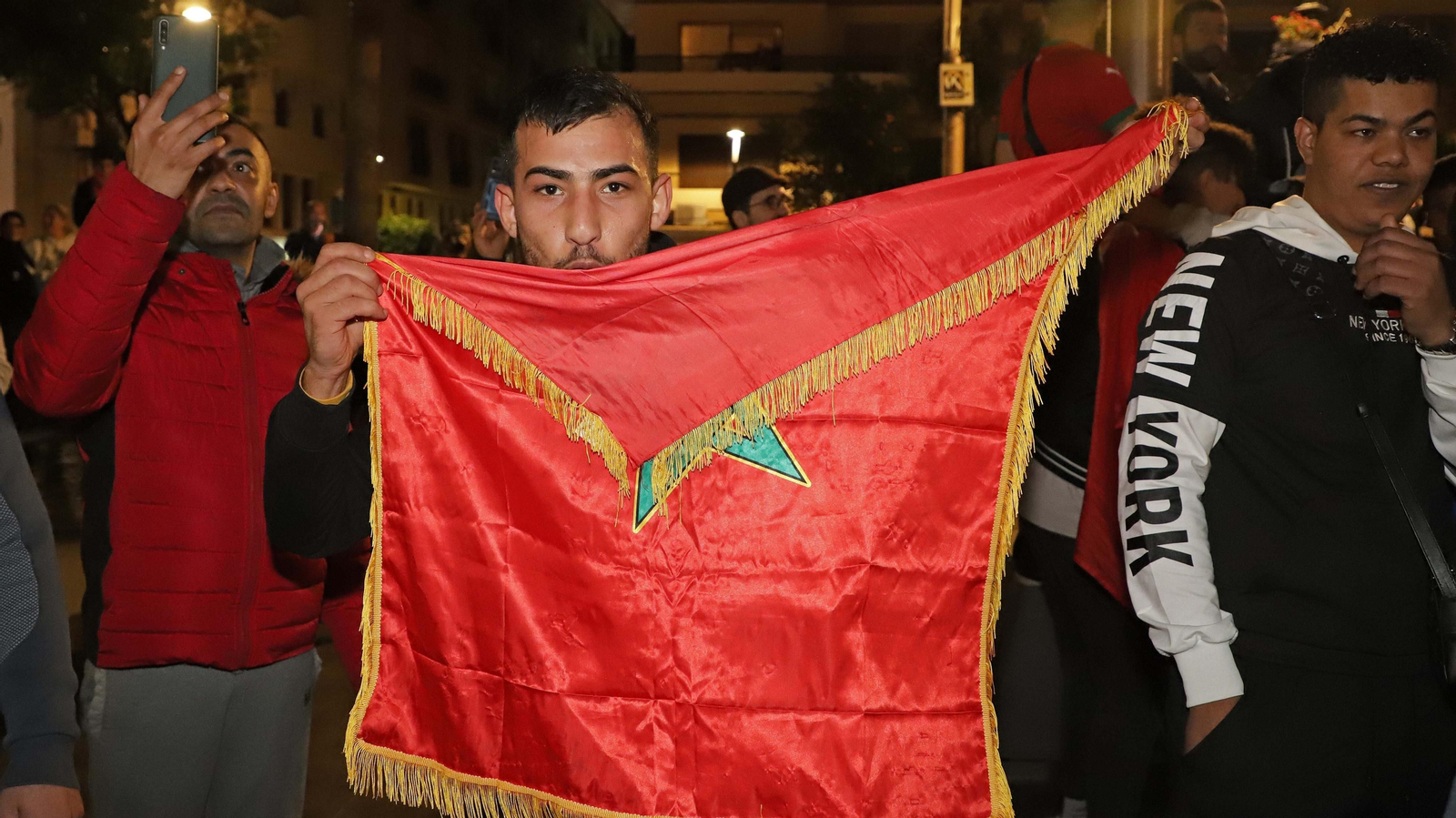 Fotos de la celebración en Algeciras de la victoria de Marruecos sobre España en Qatar