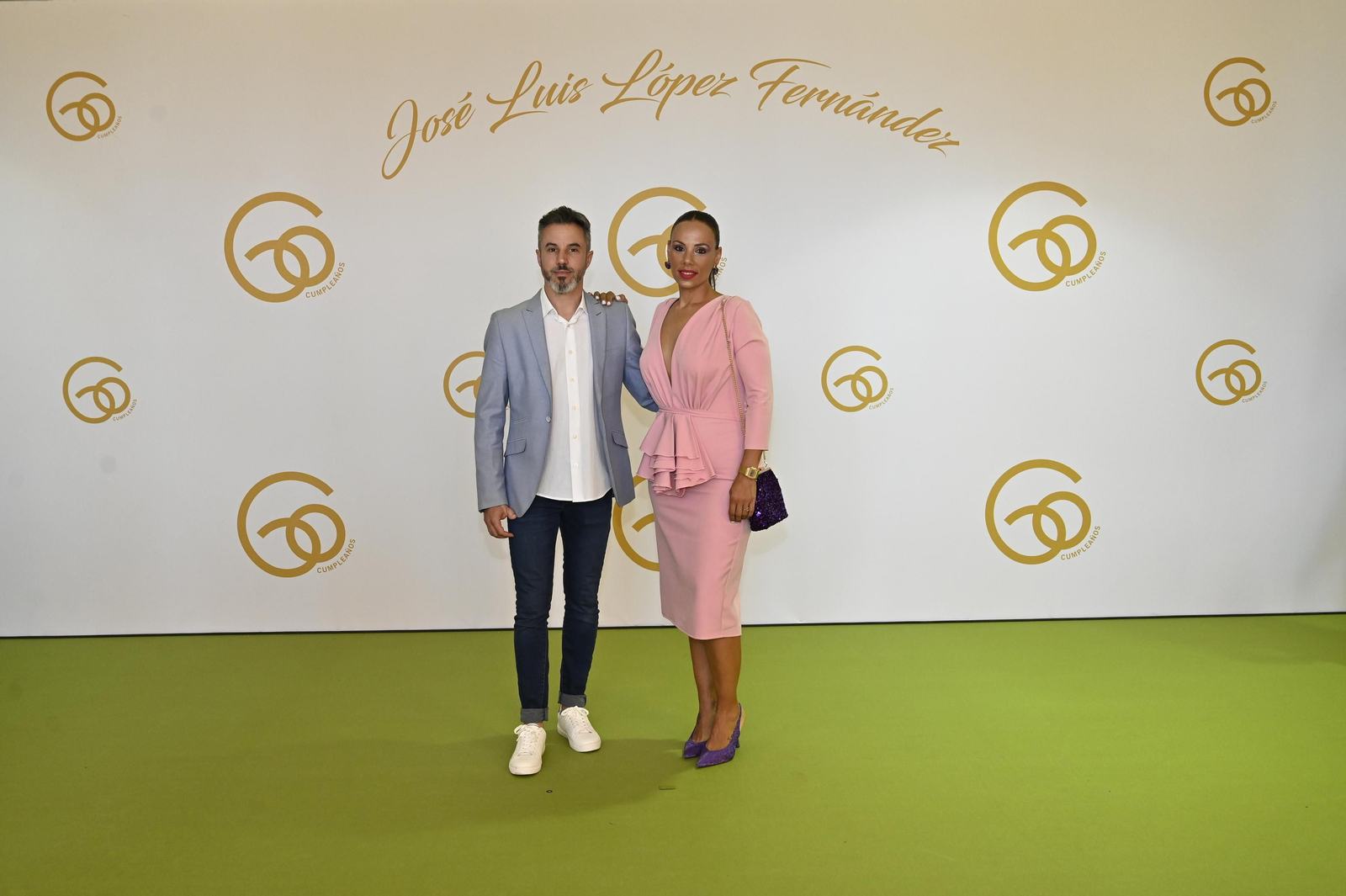 Laura Gallego y Pedro Pacheco, entre los invitados al cumpleaños de El Turronero