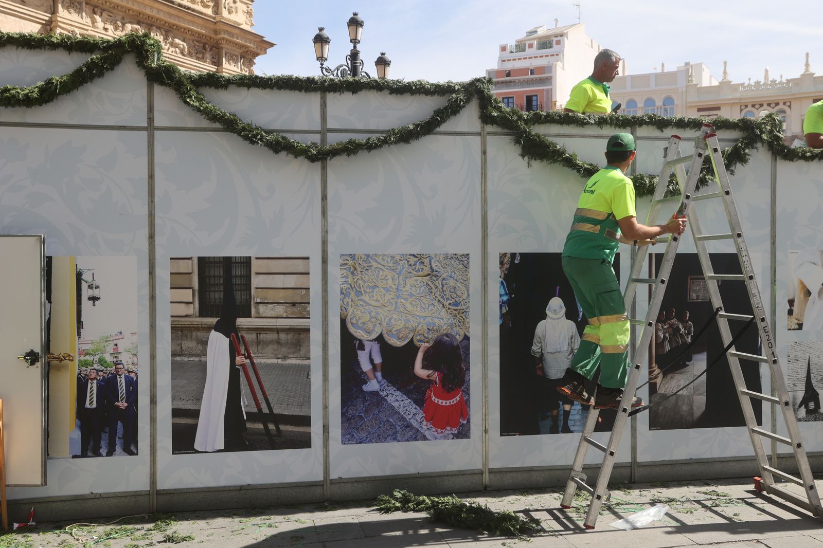 Vinilos en los palcos de la Plaza de San Francisco