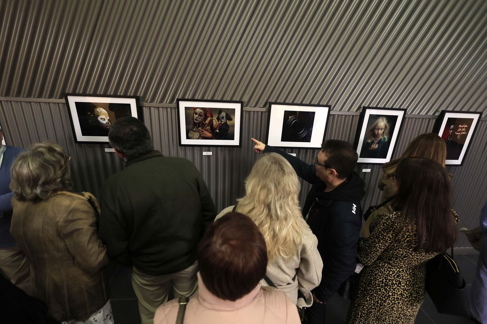 Fotos de las exposiciones "Testimonio de guerra" y "I Concurso Internacional de Fotografía Iulia Traducta" en el Congreso Andaluz de Fotografía en Algeciras