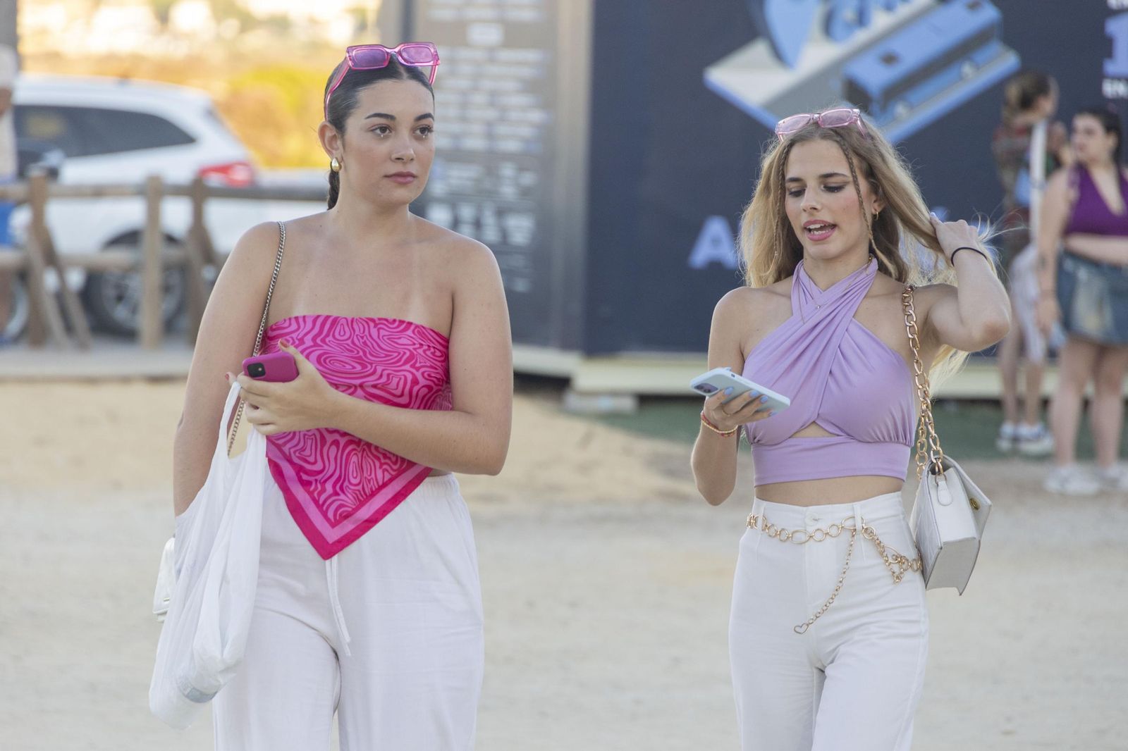 Búscate en las imágenes del concierto de Emilia en Concert Music Festival