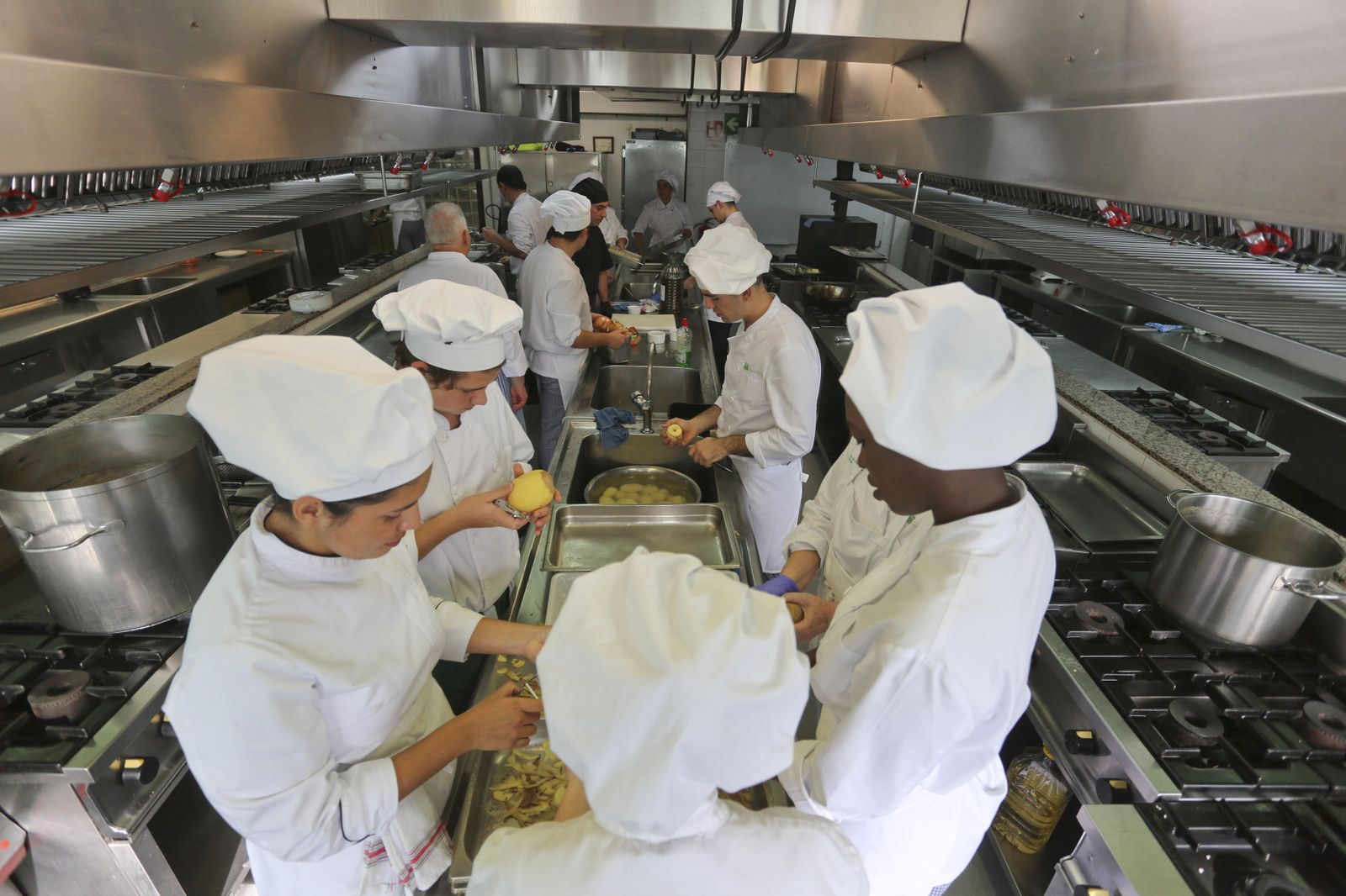 Fotos de alumnos en el restaurante de La Cónsula
