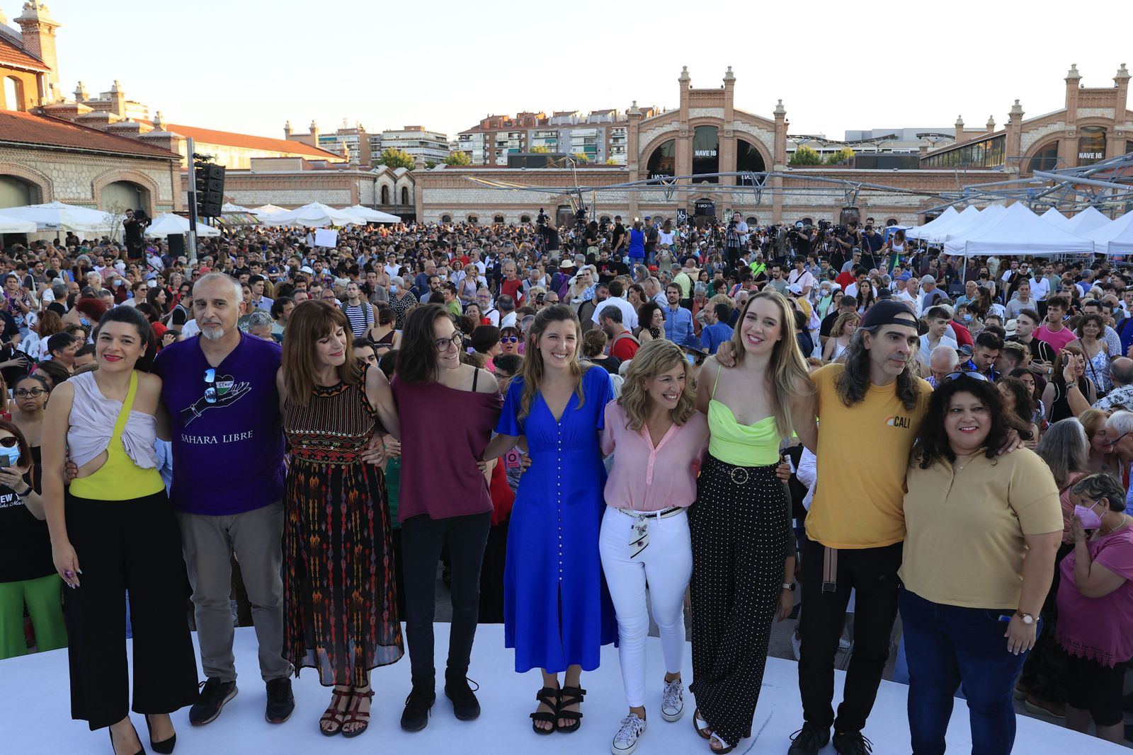 Yolanda Díaz presenta Sumar en un abarrotado Matadero de Madrid.