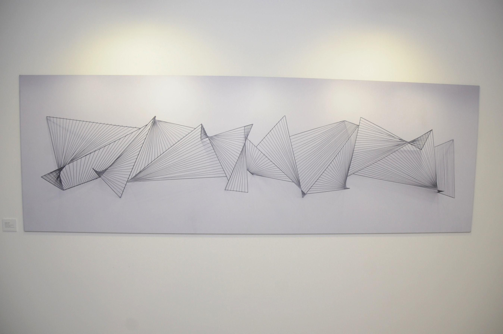 La muestra recoge obras cedidas por sus creadores y por instituciones públicas y privadas.