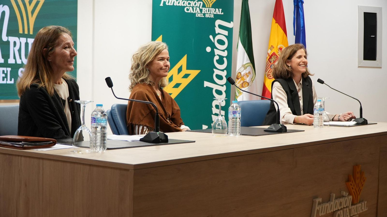 Presentación del rastrillo solidario del 26 de abril.