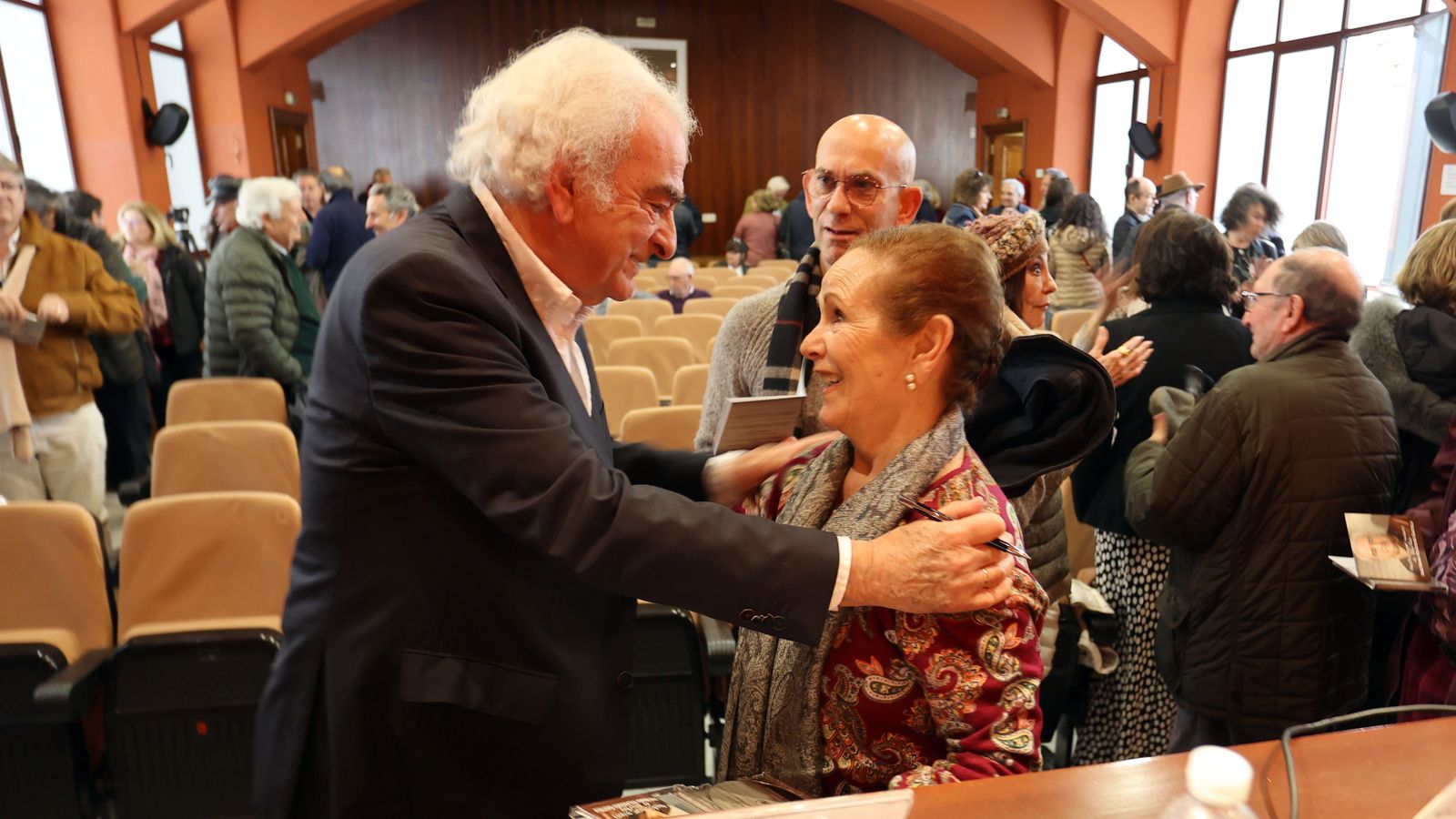 Disco homenaje a José María Velázquez-Gaztelu