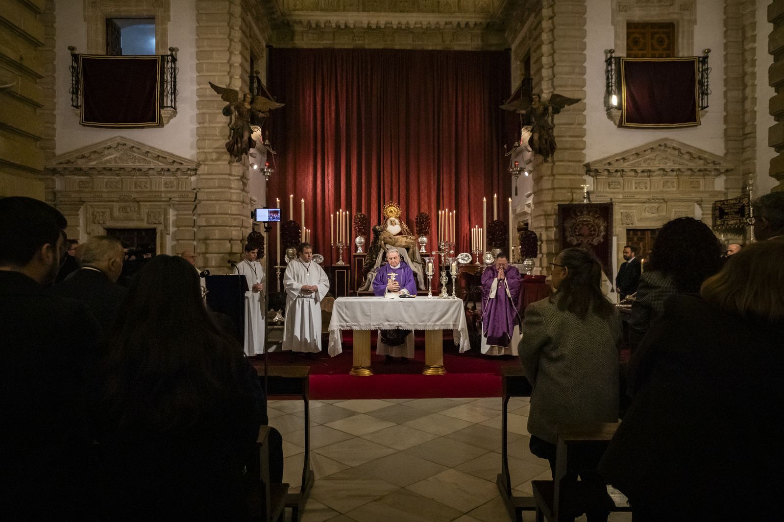 La Virgen de las Angustias recibe la Medalla de Oro de Jerez