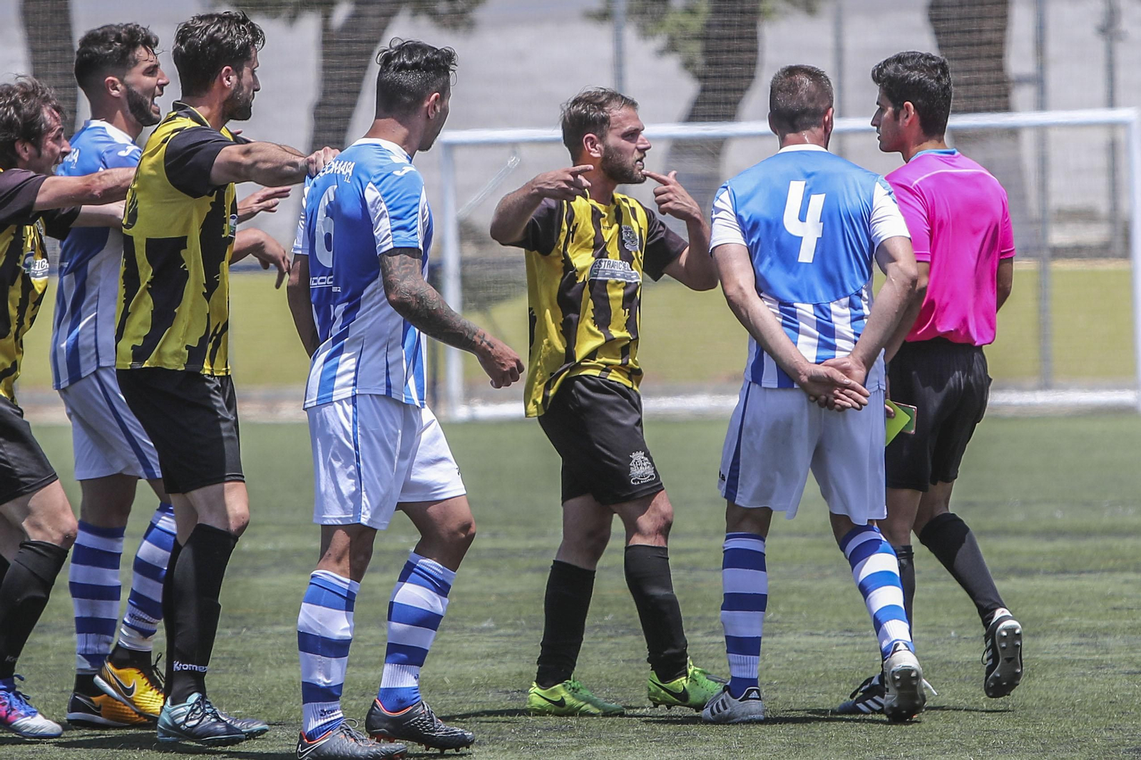 Imágenes de la trifulca entre jugadores del Bazán y el Jerez Industrial