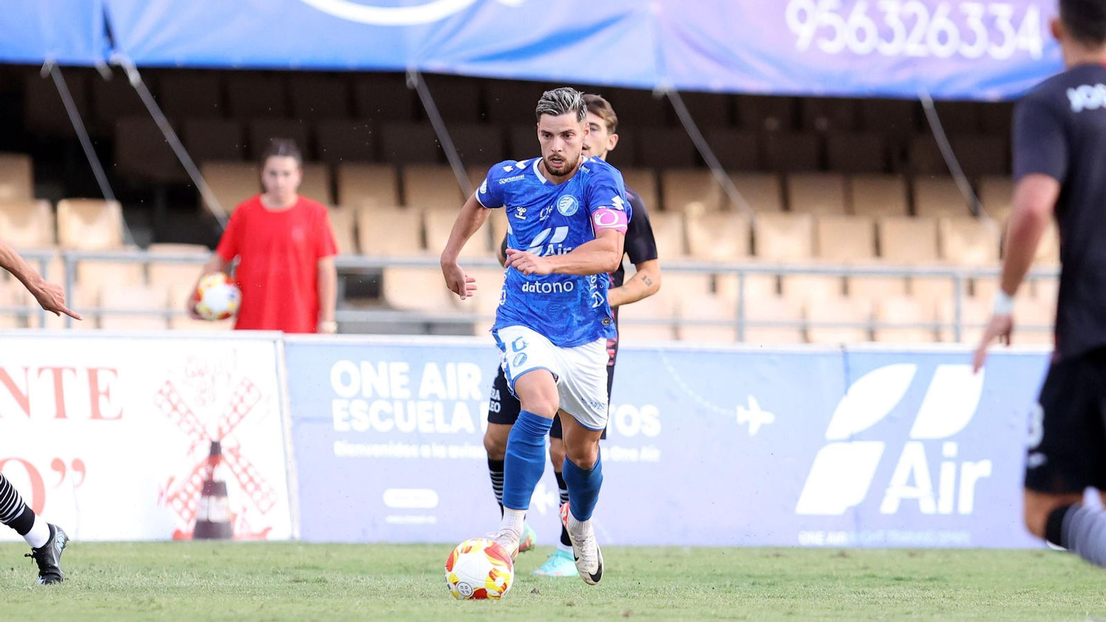 Imágenes del Xerez DFC contra el Águlas FC en Chapín