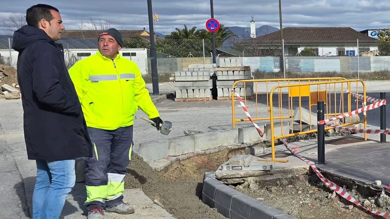 El concejal Eduardo Pérez visita la reforma de la zona industrial Pago del Lunes en Cúllar Vega