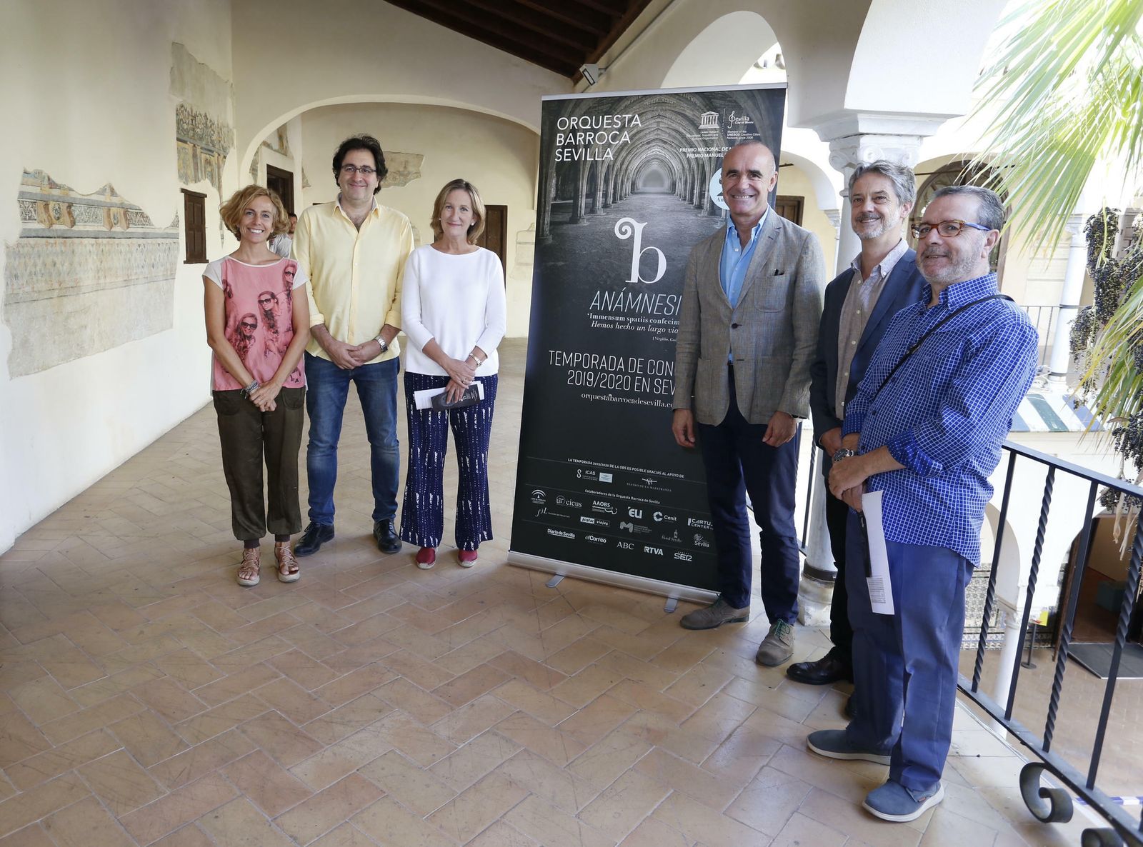 Isabel Ojeda, Pedro Gandía, Mar Sánchez Estrella, Antonio Muñoz, Ventura Rico y Camilo Montaño en Santa Clara.