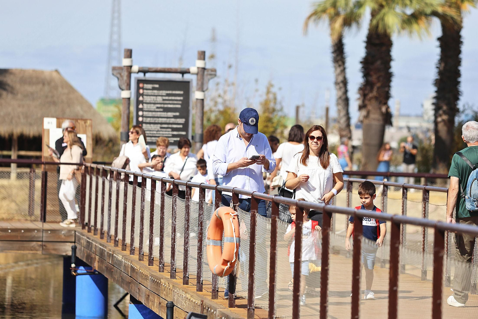 Imágenes de las Jornadas de puertas abiertas en el Muelle de las Carabelas