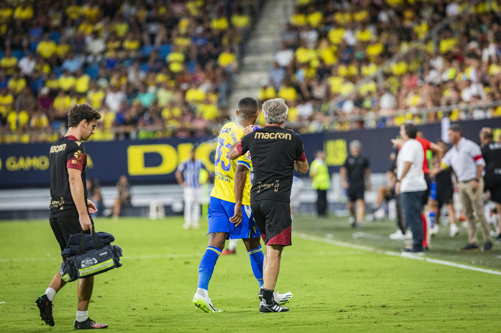 Imágenes del partido Cádiz-Alavés