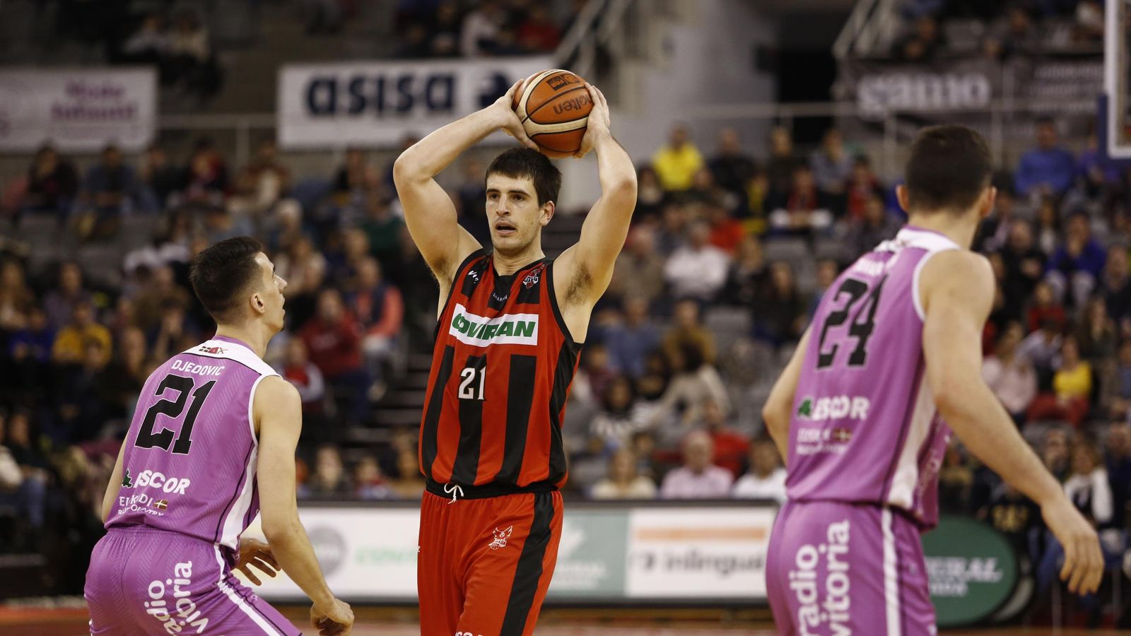 Todo lo que lanzó David Iriarte ante el Araberri pasó por el aro