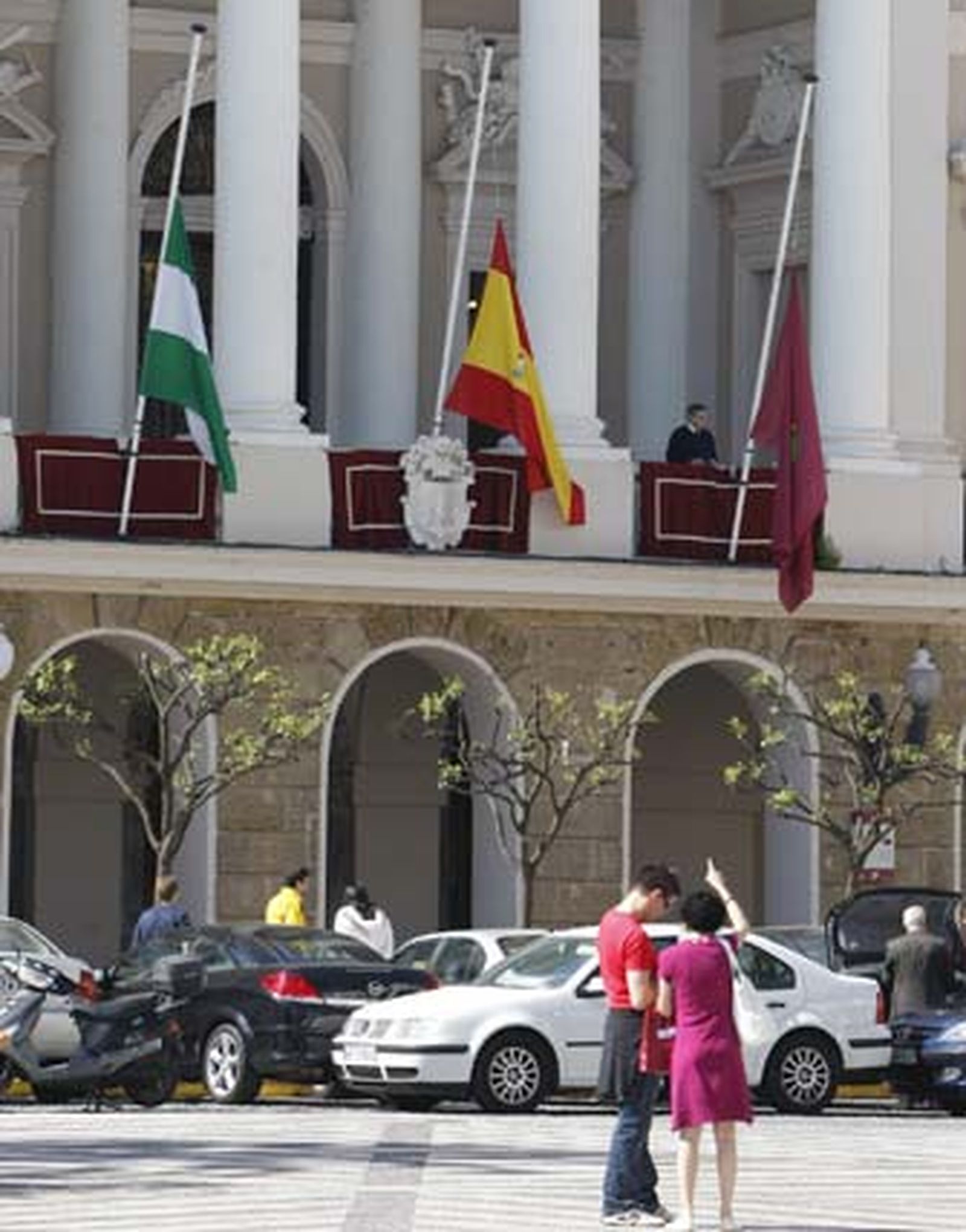 Ayuntamiento y Diputación decretan un día de luto oficial por la muerte de Chano Lobato