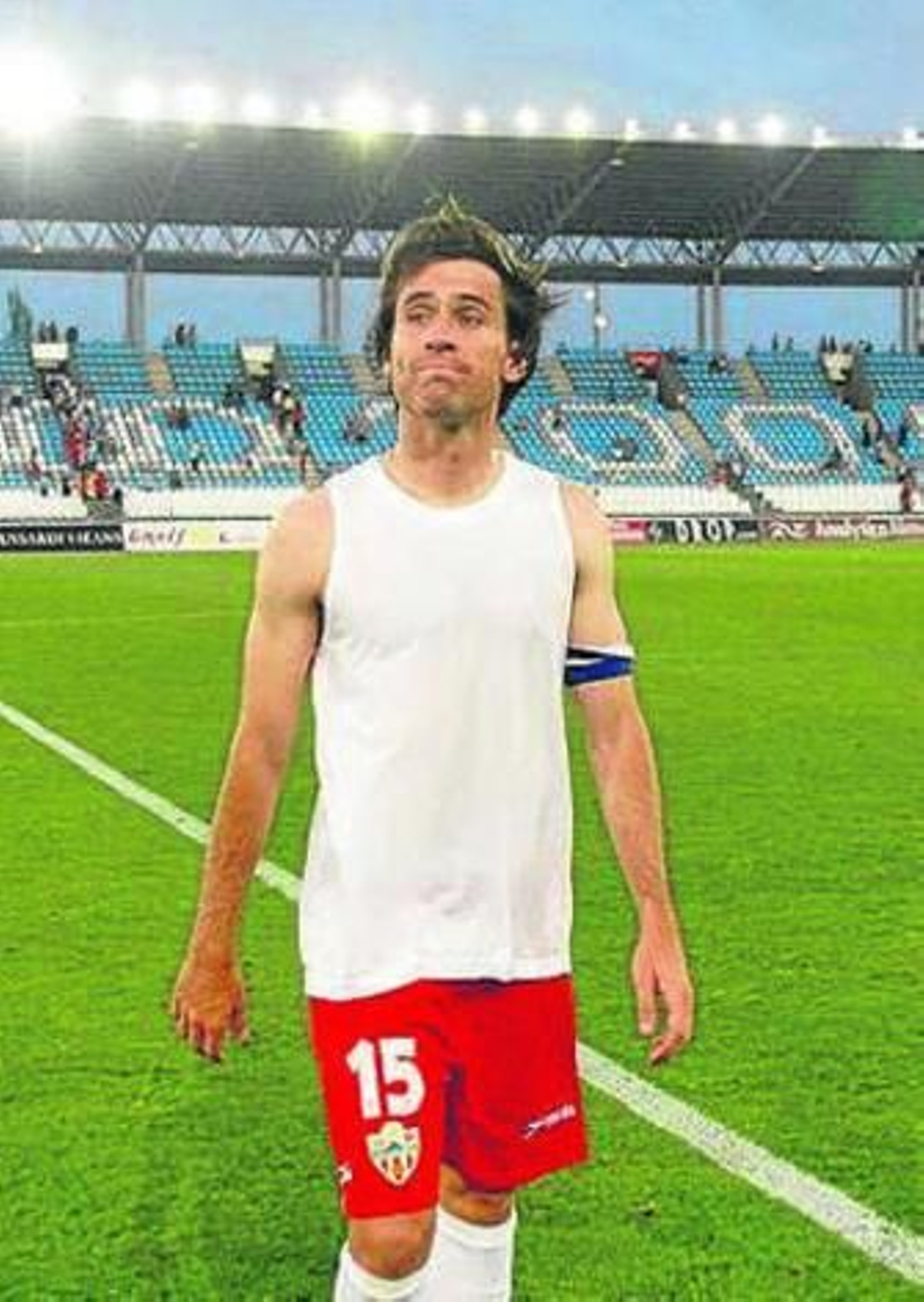 Corona abandona el campo.