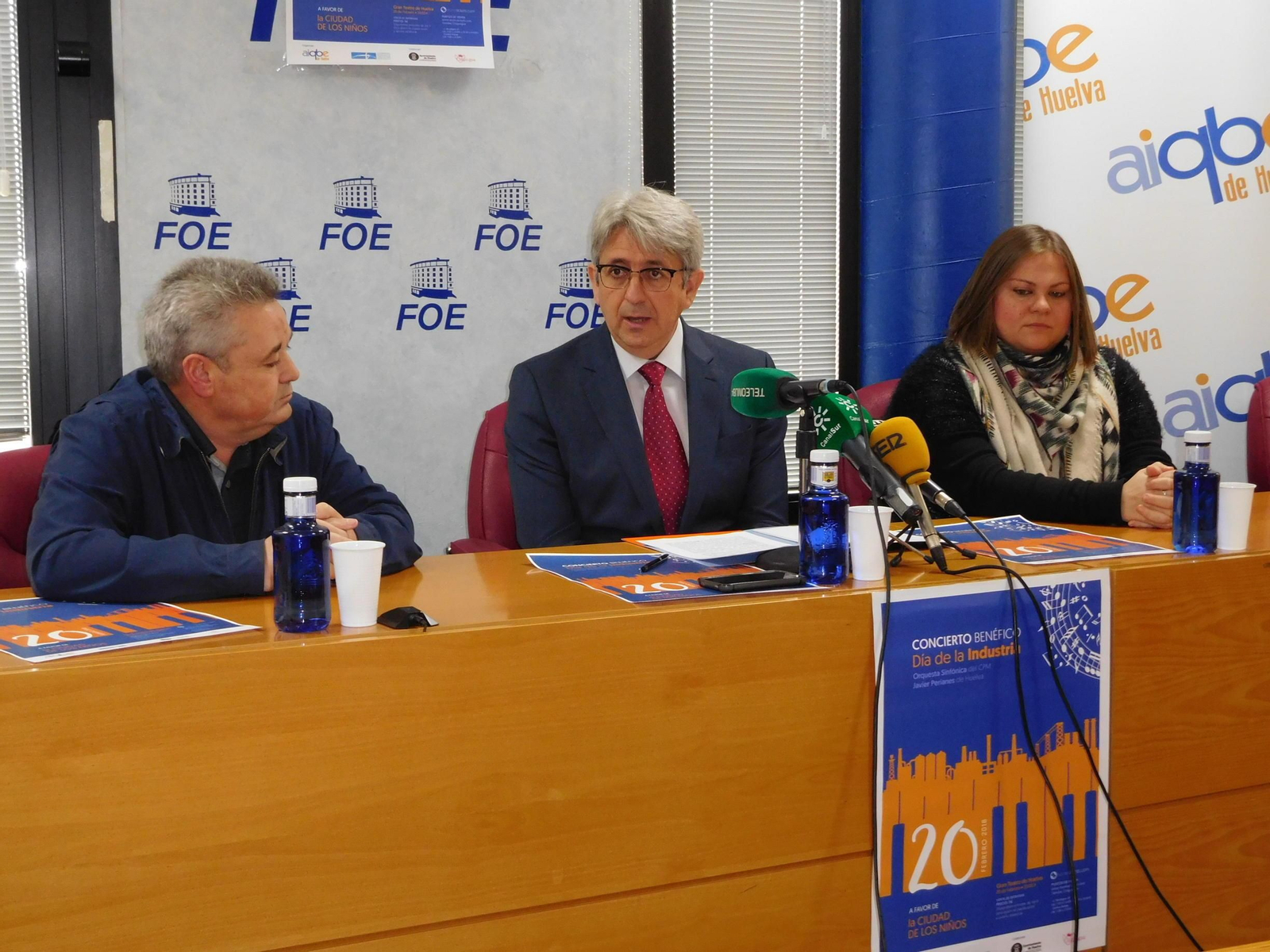 José Antonio Agüera expone la programación del Día de la Industria, ayer en la sede de la FOE.