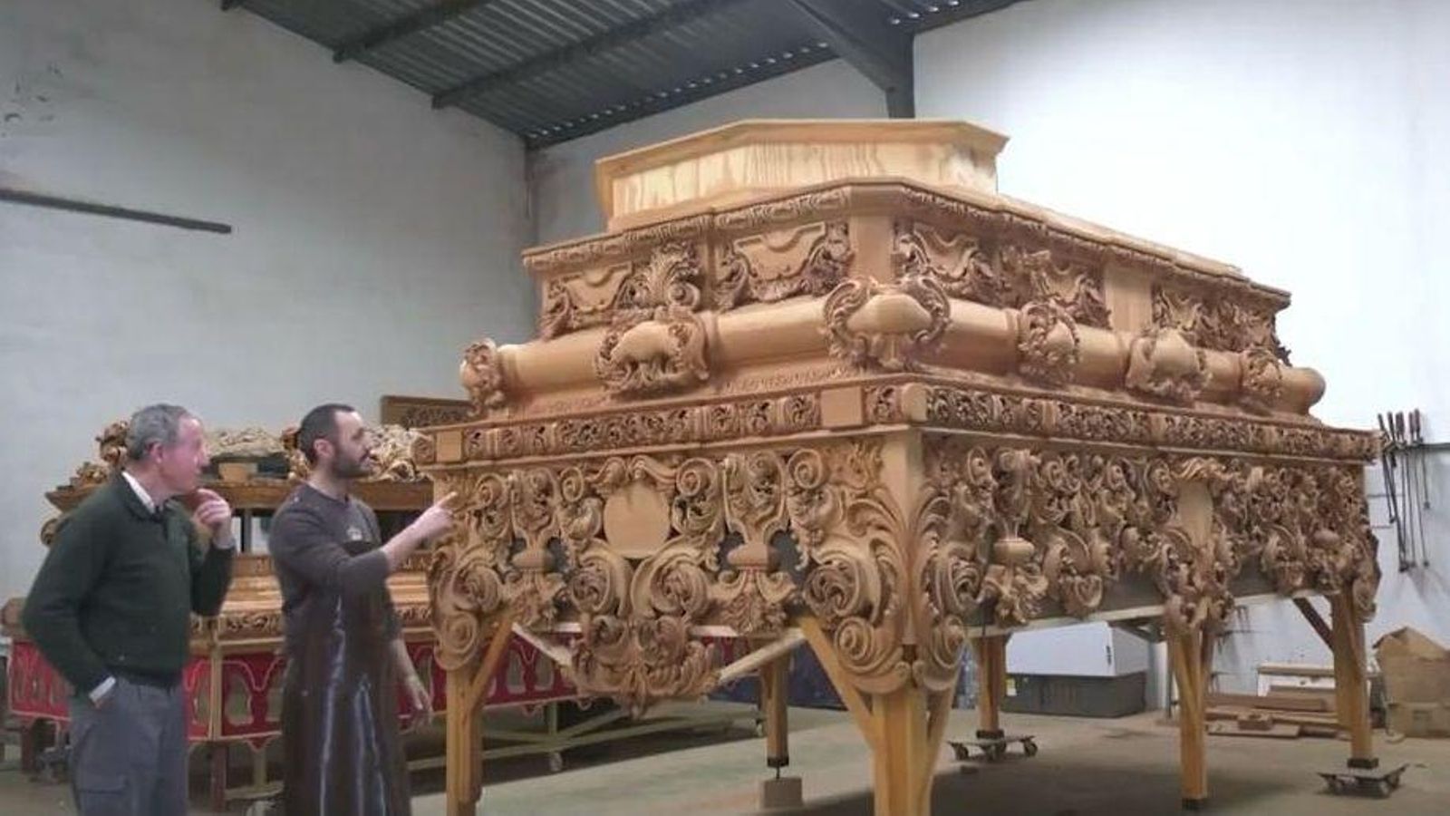 Tallado del paso de misterio del Señor de la Piedad.