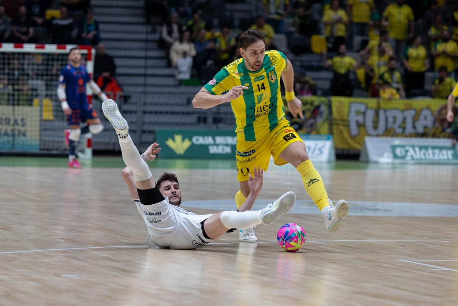 Jaén Paraíso Interior FS  4-3 Family Cash Alzira