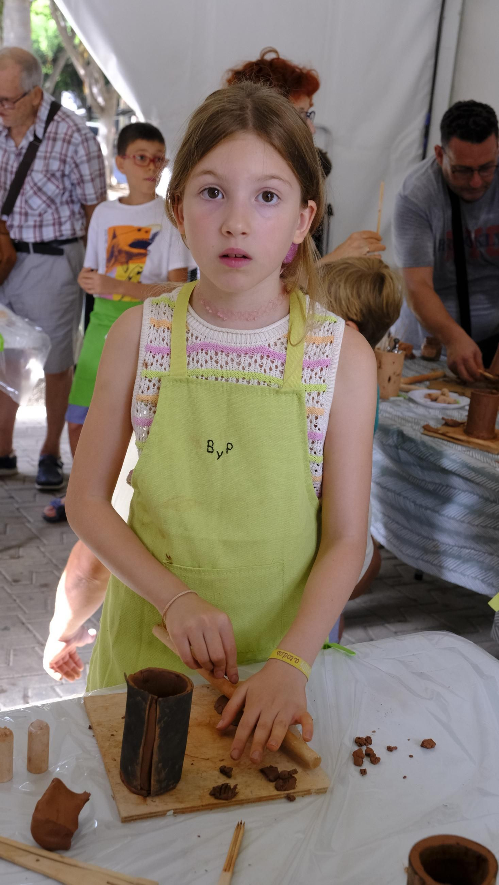 Las imágenes de los talleres familiares de cerámica en la Feria de Almería 2025