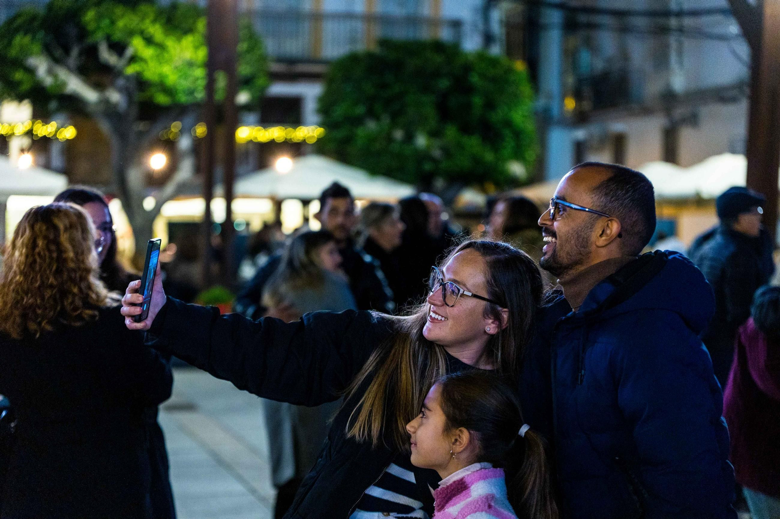 El concurso de coros de campanilleros ambienta la Navidad en San Fernando