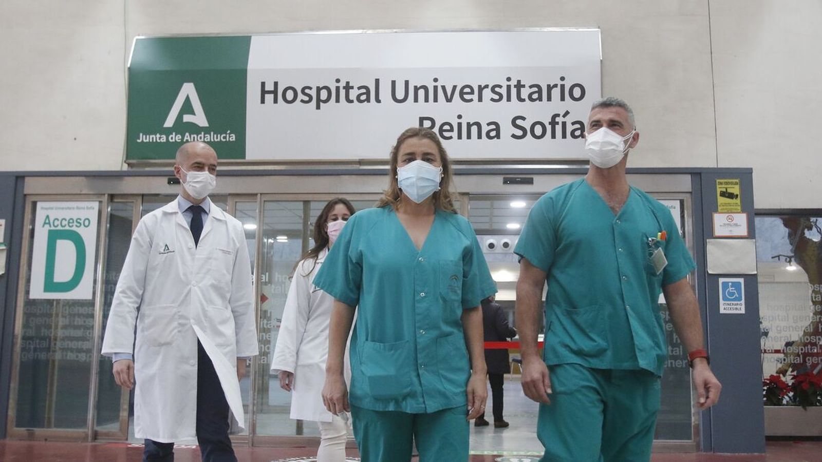 Susana y Felipe, los primeros sanitarios vacunados en Córdoba.