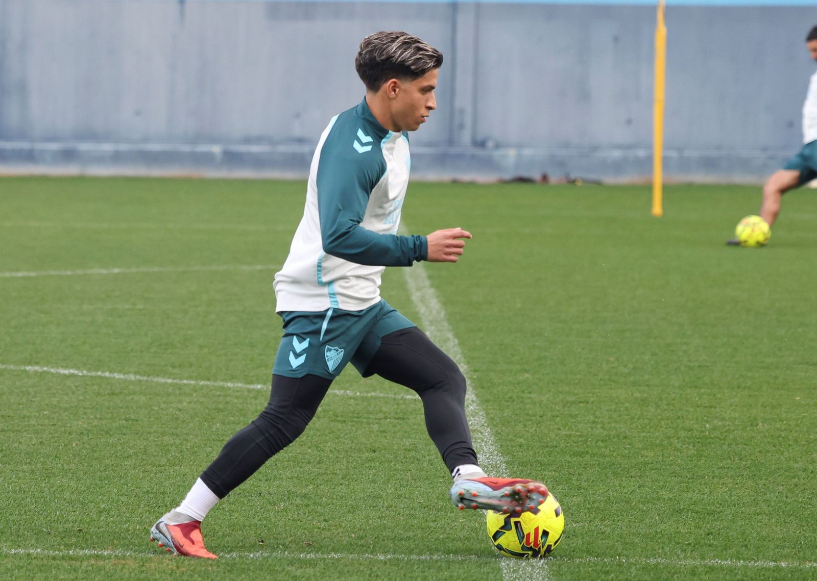 El Málaga CF vuelve al tajo sin Lobete en una semana eterna