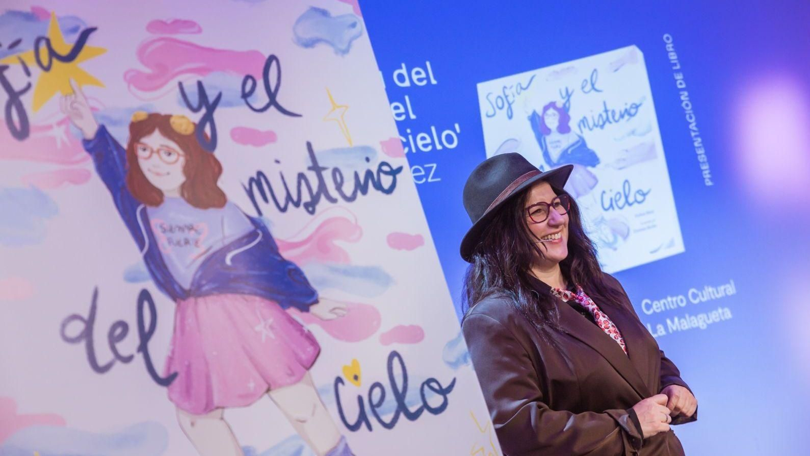 Esther Ráez presentando su nuevo cuento infantil 'Sofía y el misterio del cielo'