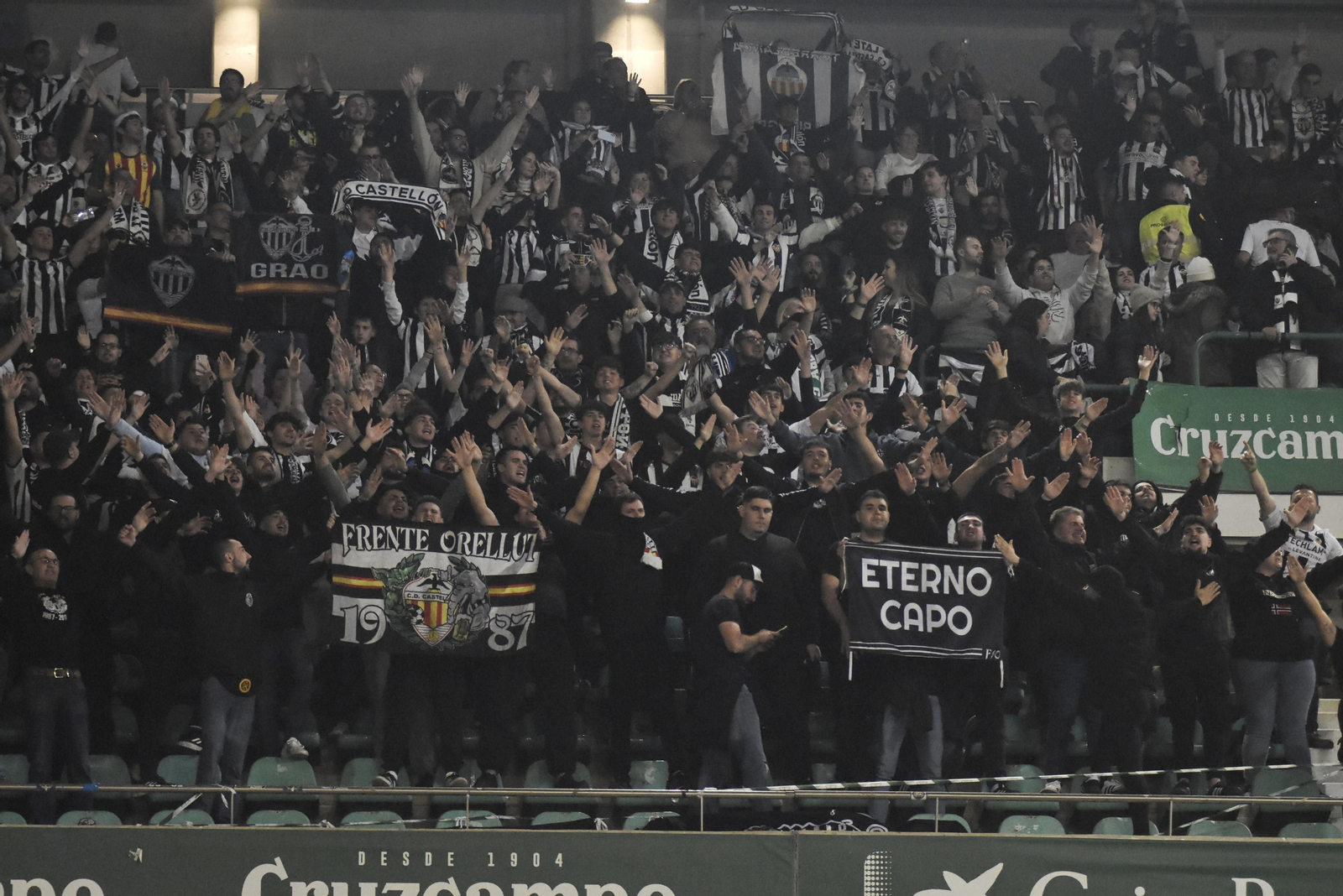 Las mejores fotos del gran ambiente en El Arcángel para el Córdoba CF - CD Castellón